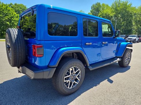 New 2026 Jeep Wrangler Unlimited Sahara AWD/4WD image 4