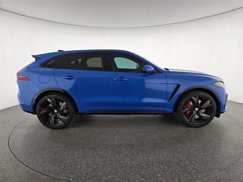 Used 2023 Jaguar F-PACE SVR image 6