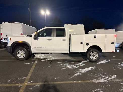 New 2025 GMC Sierra 2500 Pro w/ Convenience Package AWD/4WD image 2