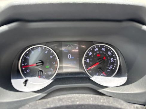 Used 2020 Toyota RAV4 XLE Premium FWD image 31