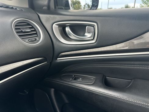 Used 2019 INFINITI QX60 Luxe w/ Essential Package FWD image 21