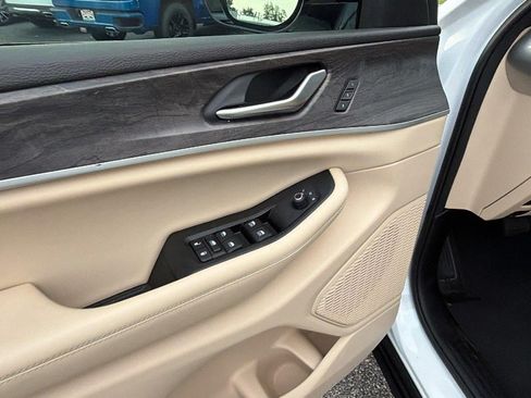 Used 2023 Jeep Grand Cherokee Limited AWD/4WD image 15