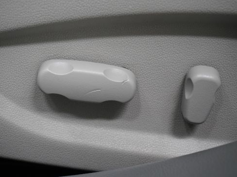 Used 2013 Buick LaCrosse Leather image 13