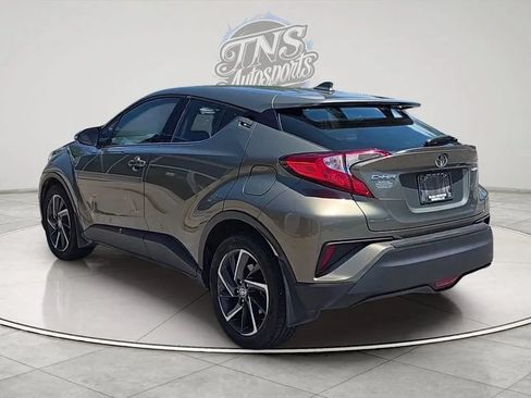 Used 2021 Toyota C-HR Limited FWD image 7
