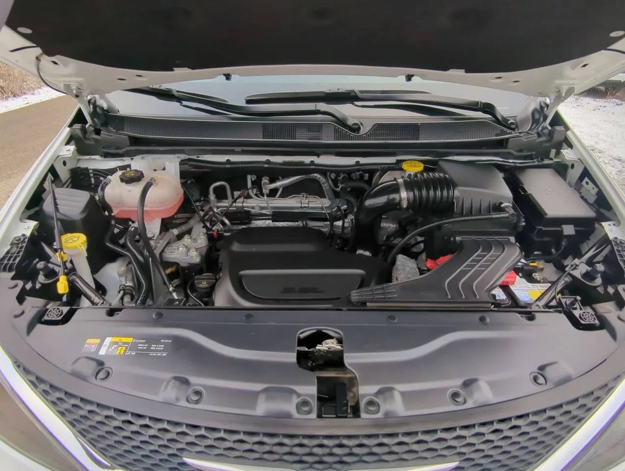 Used 2023 Chrysler Voyager LX FWD image 25