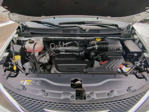 Used 2023 Chrysler Voyager LX FWD image 25