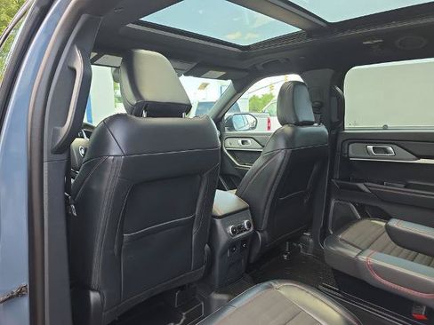 Certified 2025 Ford Explorer ST-Line w/ Premium Package AWD/4WD image 18