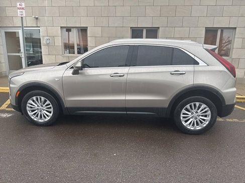 Certified 2024 Cadillac XT4 Luxury w/ Cold Weather Package image 4