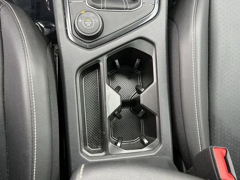 Used 2022 Volkswagen Tiguan SE w/ Panoramic Sunroof Package image 18