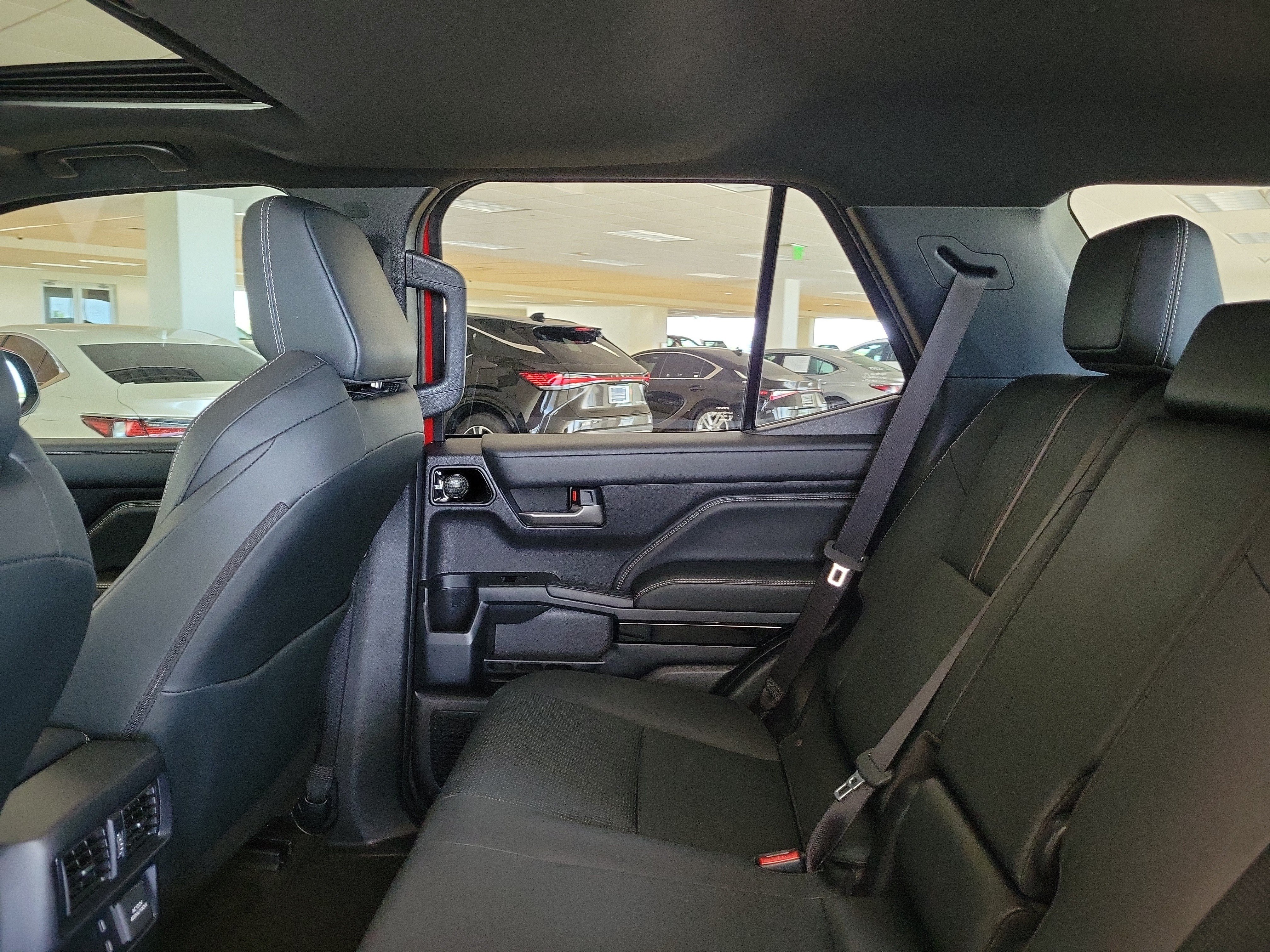 Used 2025 Toyota 4Runner Limited AWD/4WD image 16