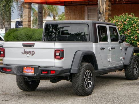 Used 2024 Jeep Gladiator Rubicon w/ Convenience Group image 10