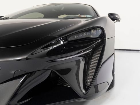 Used 2023 McLaren Artura RWD image 35