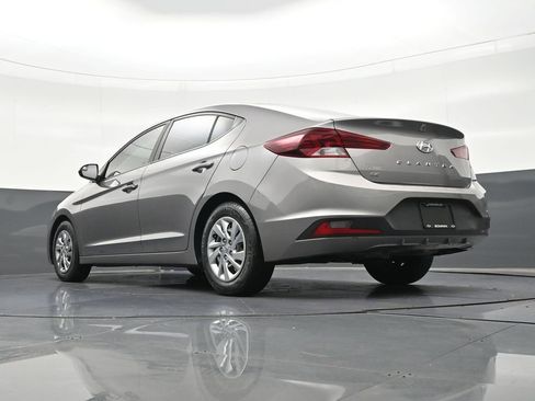 Used 2020 Hyundai Elantra SE image 25