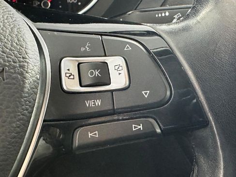 Used 2019 Volkswagen Tiguan SE image 22