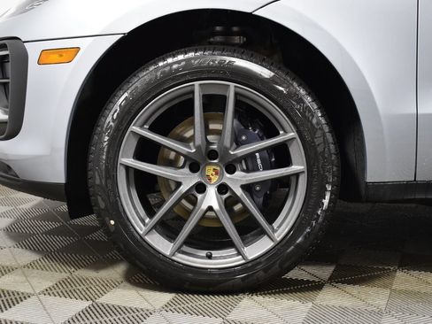 Used 2026 Porsche Macan AWD/4WD image 12