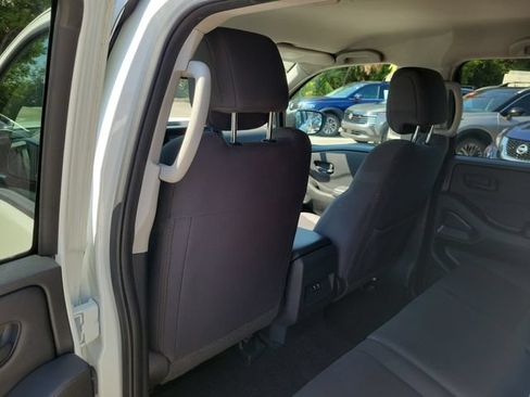 Used 2025 Nissan Frontier S AWD/4WD image 12