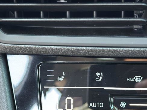 Used 2025 Volkswagen Jetta SEL FWD image 23