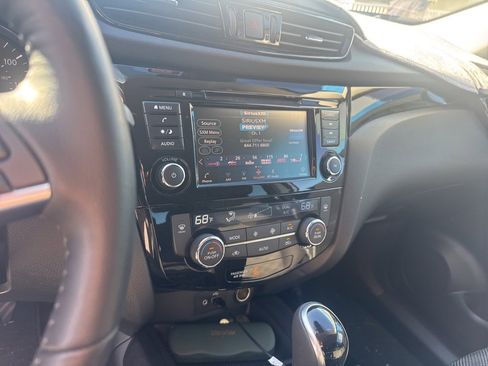 Used 2022 Nissan Rogue Sport SV image 20