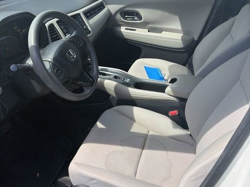 Used 2017 Honda HR-V LX image 8