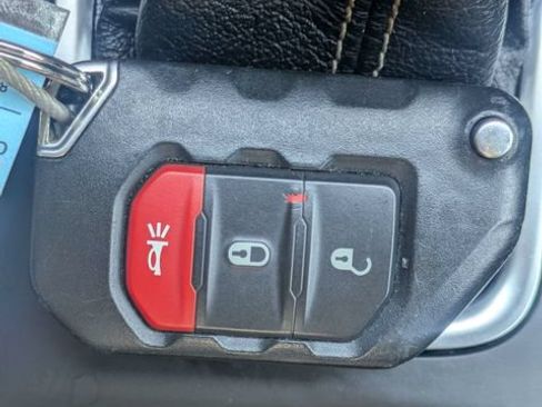 Used 2023 Jeep Wrangler Unlimited Sahara AWD/4WD image 33