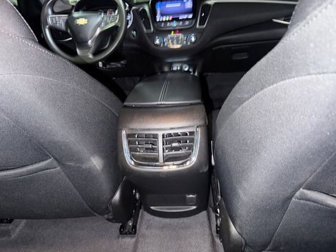 Used 2022 Chevrolet Malibu LT image 28