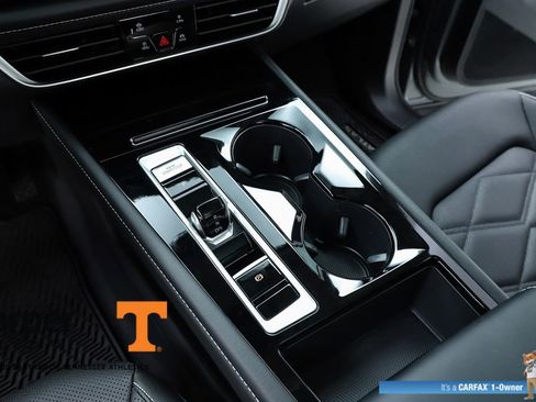 Used 2025 Volkswagen Atlas SE image 24