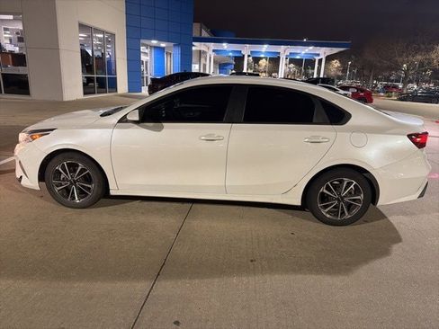 Used 2023 Kia Forte LXS image 5