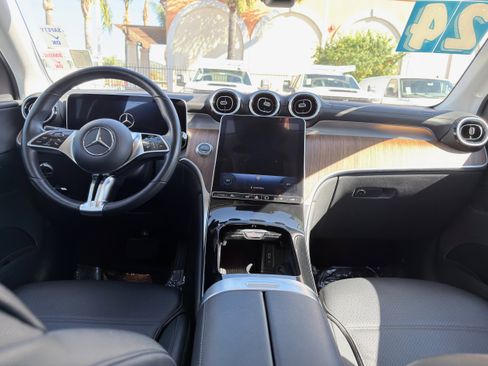 Used 2024 Mercedes-Benz GLC 300 w/ Winter Package image 21