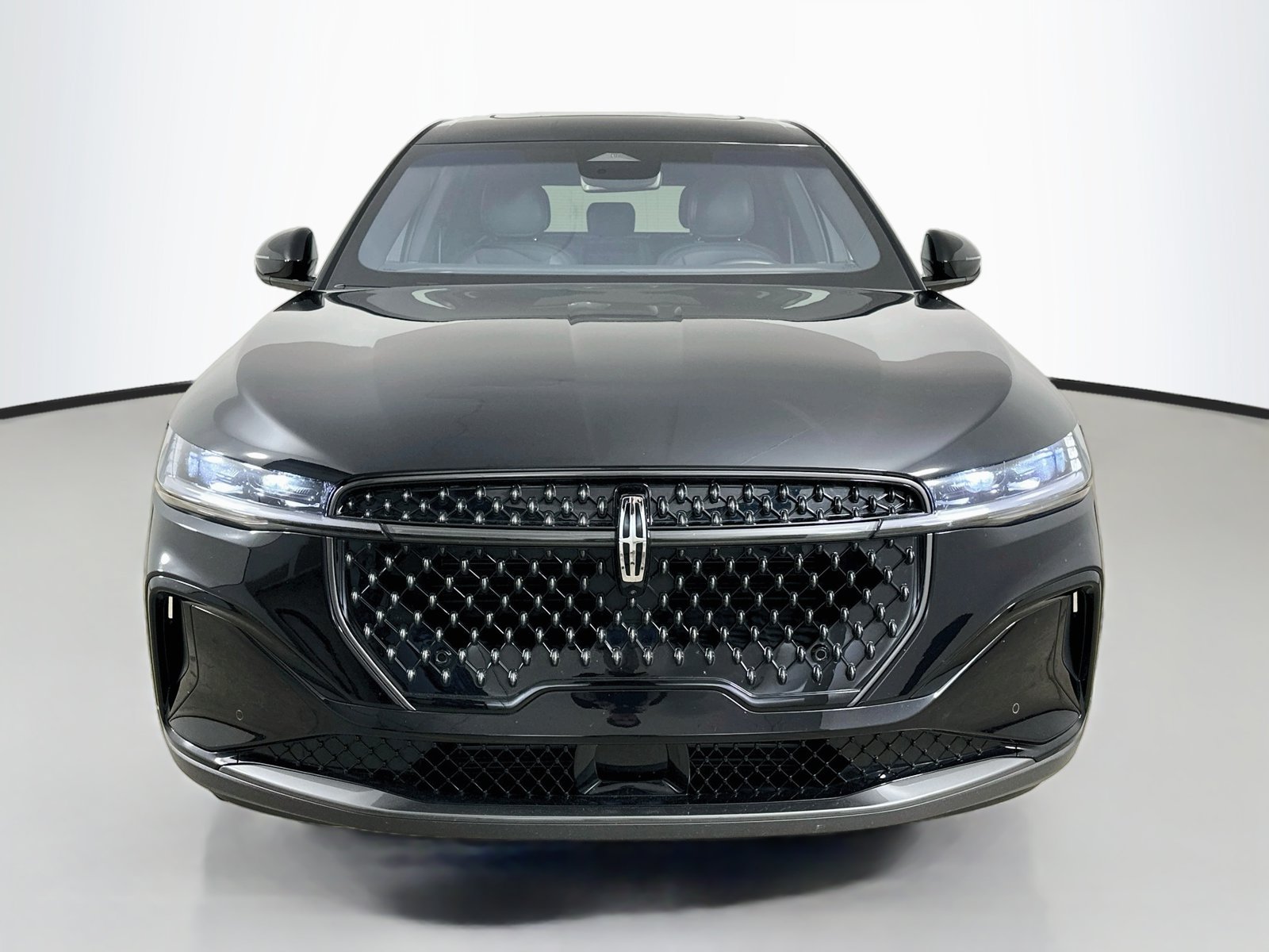 Used 2024 Lincoln Nautilus Premier w/ Equipment Group 102A AWD/4WD image 2