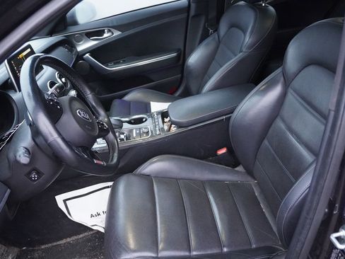 Certified 2019 Kia Stinger GT2 image 5