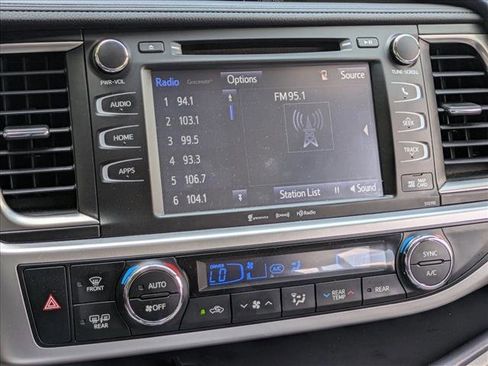 Used 2019 Toyota Highlander XLE image 13