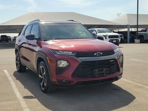 Used 2023 Chevrolet TrailBlazer RS w/ Sun and Liftgate Package AWD/4WD image 2