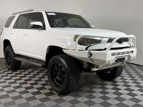 Used 2016 Toyota 4Runner SR5 Premium RWD image 25
