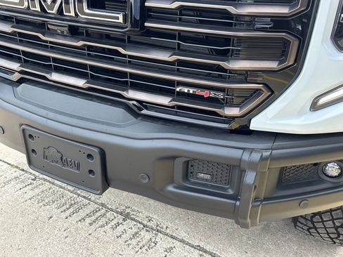 New 2026 GMC Sierra 1500 AT4X w/ LPO, Black Badging Package AWD/4WD image 11
