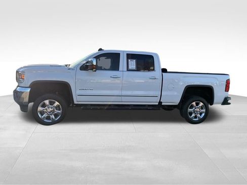 Used 2018 GMC Sierra 2500 SLT w/ Duramax Plus Package image 2