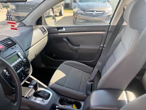 Used 2007 Volkswagen Rabbit 4-Door image 12