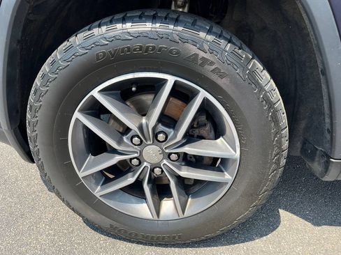 Used 2017 Jeep Grand Cherokee Limited AWD/4WD image 29