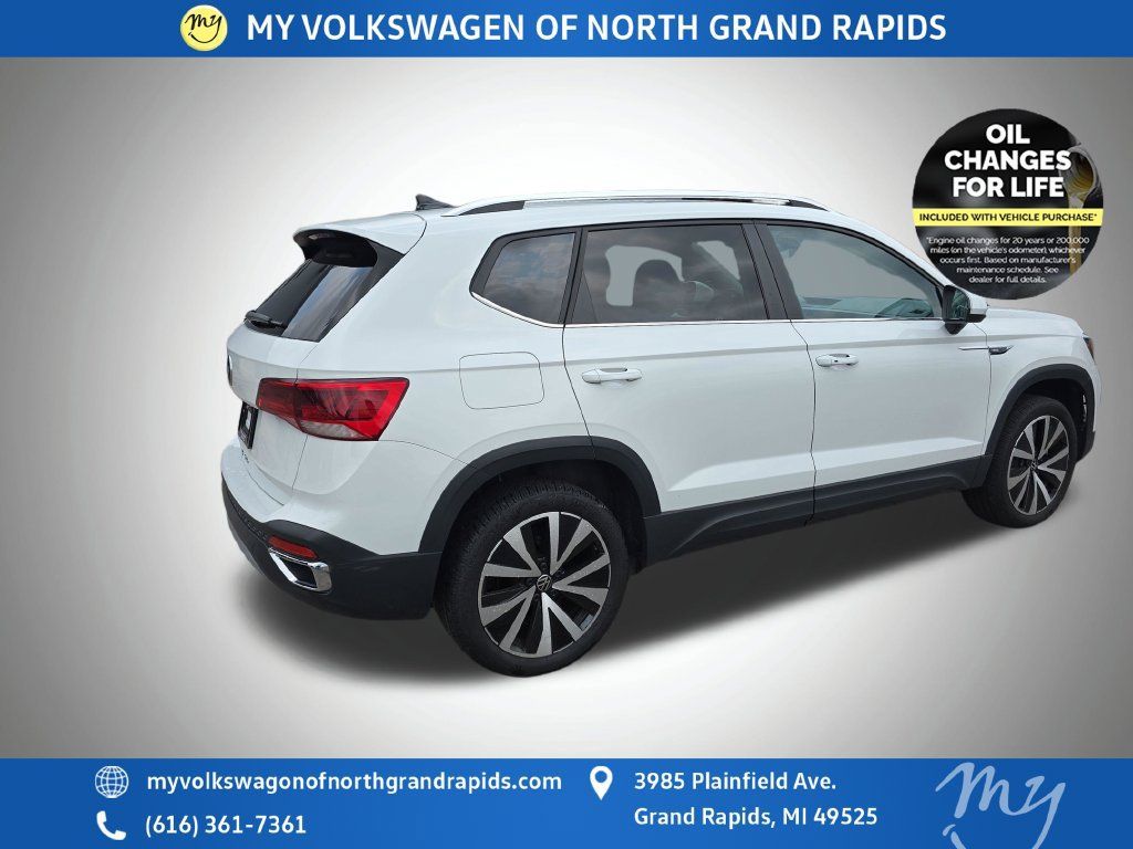 Used 2023 Volkswagen Taos SE FWD image 8