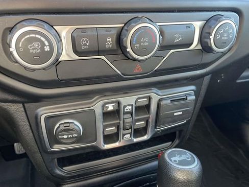 Used 2019 Jeep Wrangler Unlimited Sport S image 29