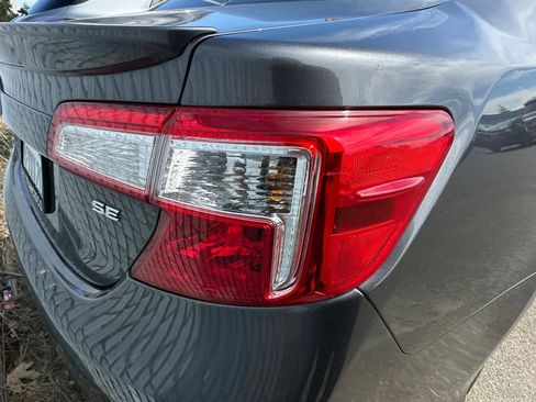 Used 2014 Toyota Camry SE FWD image 18