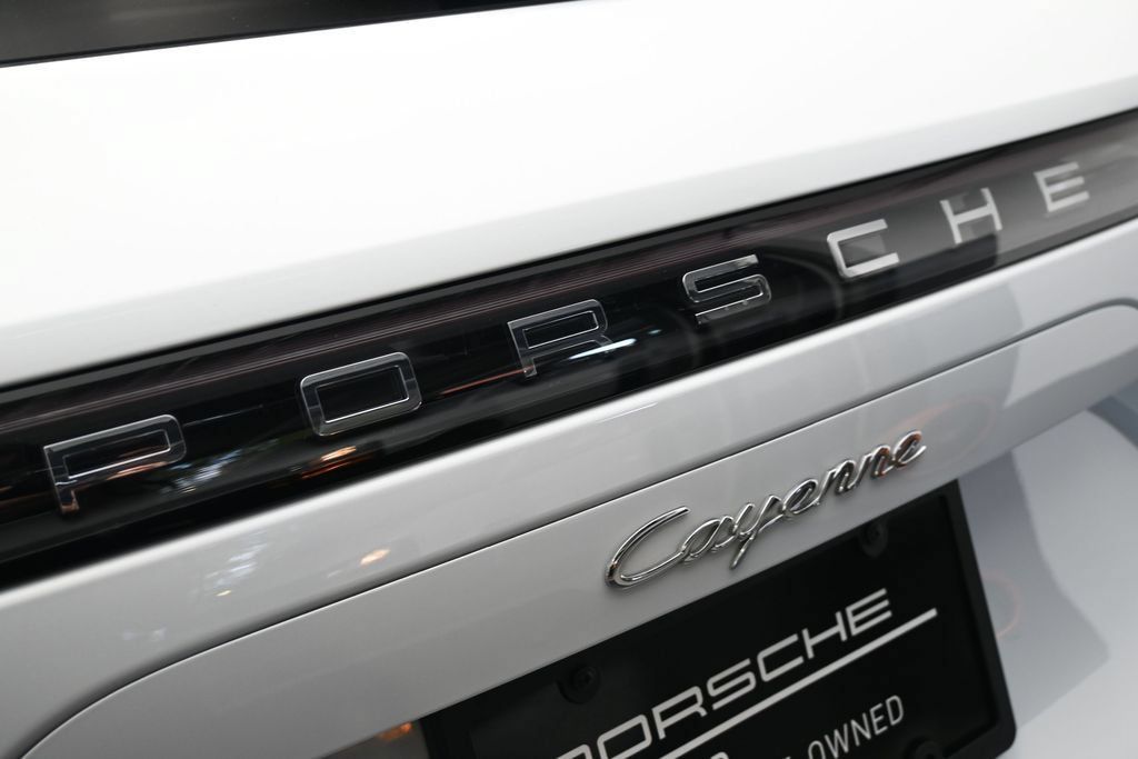Certified 2020 Porsche Cayenne AWD/4WD image 33