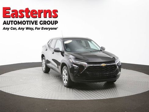 Used 2024 Chevrolet Trax LS FWD image 49
