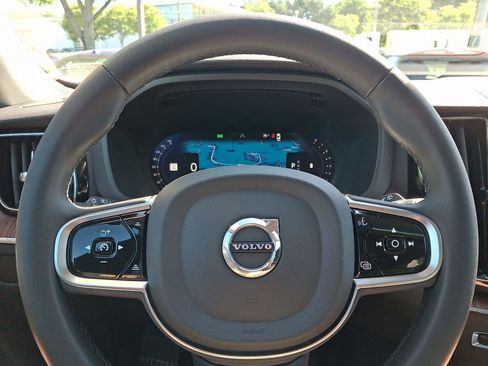 Certified 2024 Volvo XC60 B5 Plus w/ Climate Package AWD/4WD image 21