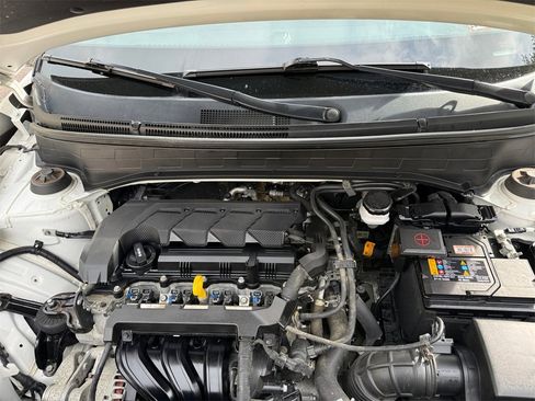 Used 2022 Hyundai Venue SEL image 27