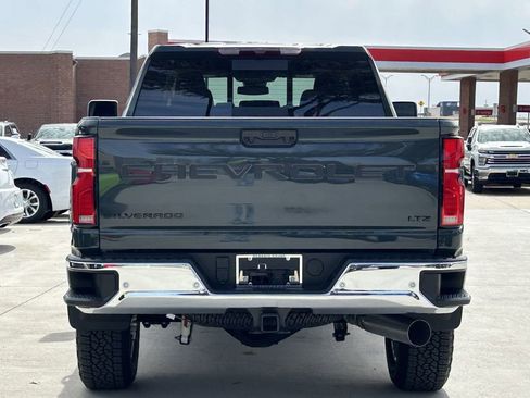 Used 2025 Chevrolet Silverado 2500 LTZ w/ LTZ Convenience Package image 5