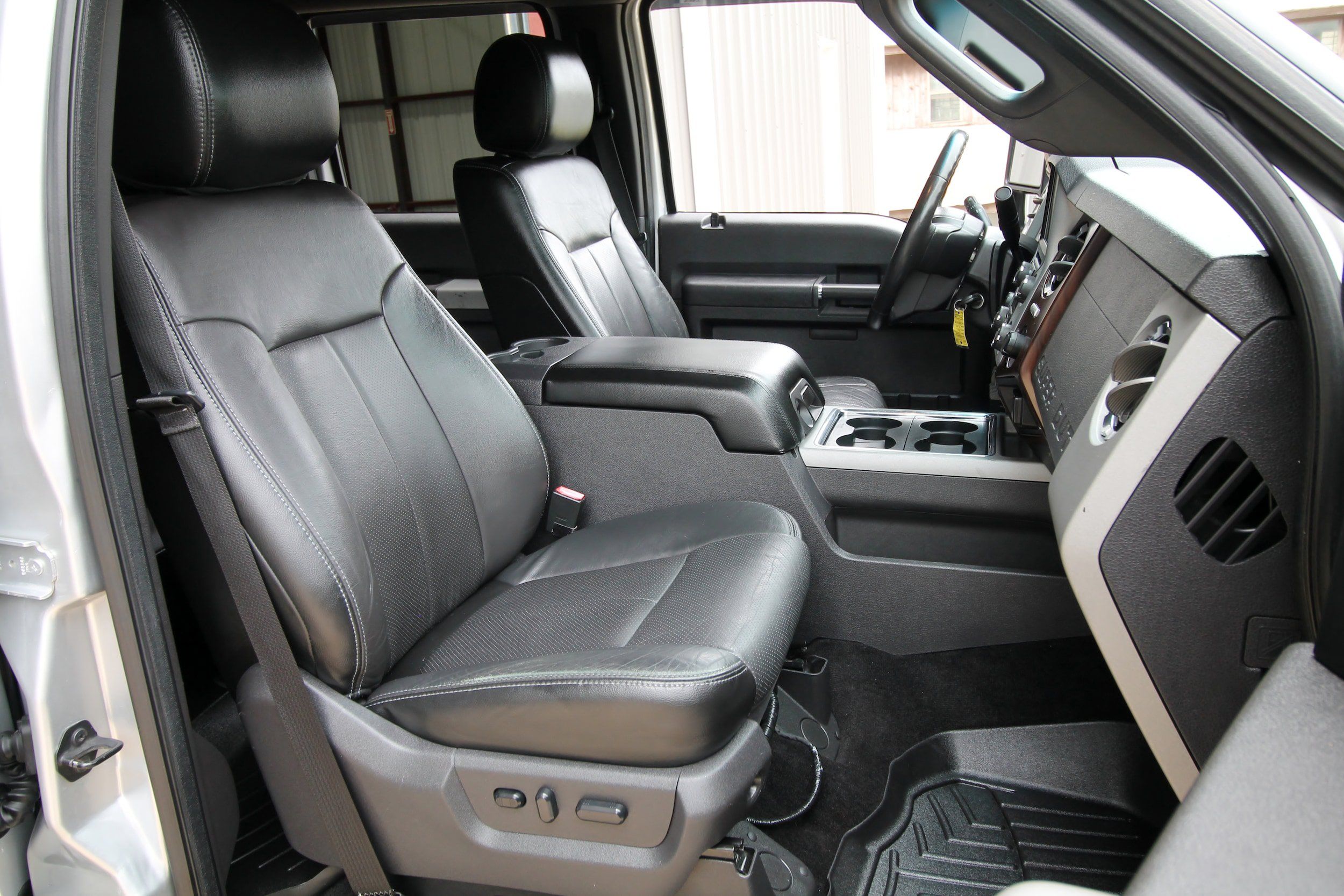 Used 2015 Ford F350 Lariat AWD/4WD image 40