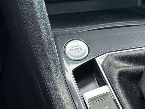 Certified 2022 Volkswagen Tiguan SE w/ Panoramic Sunroof Package image 24