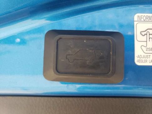 Used 2016 Toyota RAV4 SE AWD/4WD image 7