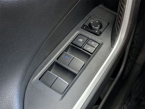 Used 2019 Toyota RAV4 Limited image 37