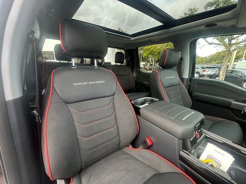 New 2026 Ford F250 Lariat w/ Black Appearance Package image 31